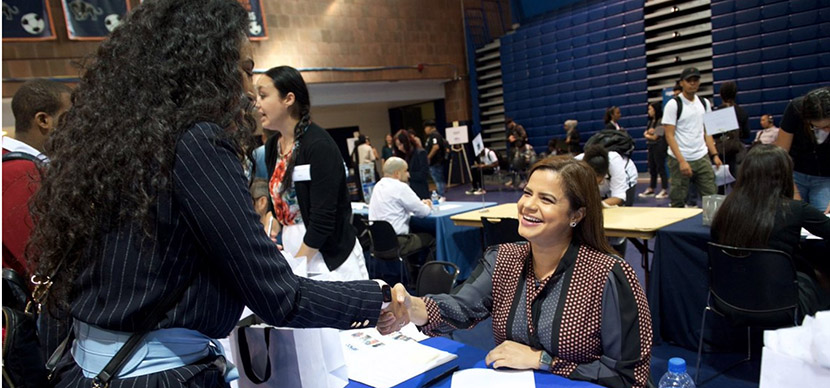 students at internship fair